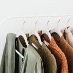 Styl w 7 minut: kapsułowa garderoba dla kobiety w biegu