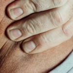 Poranne napięcie karku i barków? 7 prostych sposobów na lekki start dnia